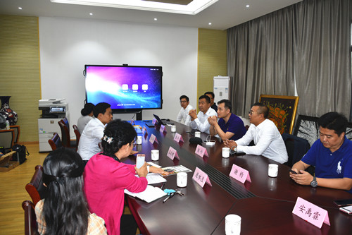 江苏万企达股份有限公司董事长童伟先生捐赠仪式在扬州大学美术与设计